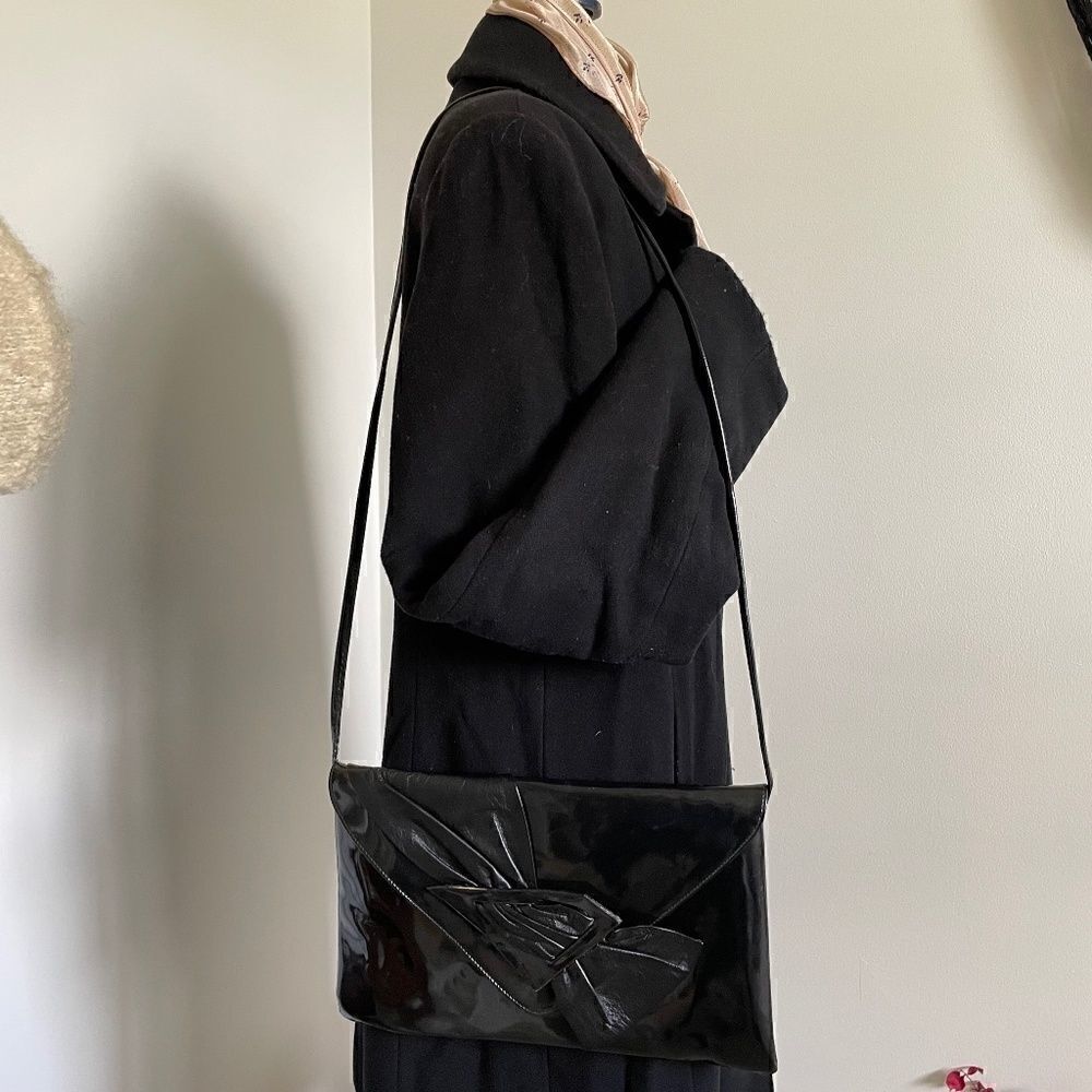 XL Vintage black patent clutch/shoulder bag